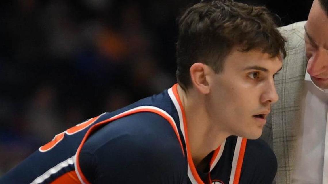  Mar 12, 2026; Nashville, TN, USA; Auburn Tigers head coach Steven Pearl talks with forward Filip Jovic (38) against the Tennessee Volunteers during the first half at Bridgestone Arena. Mandatory Credit: Steve Roberts-Imagn Images | Steve Roberts-Imagn Images 