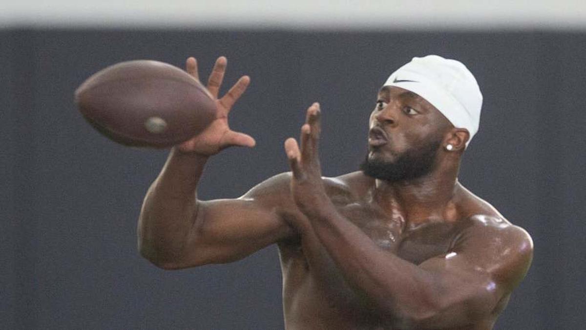  Auburn Tigers buck Keyron Crawford (24) runs drills during Auburn football pro day at Woltosz Performance Center in Auburn, Ala. on Tuesday, March 24, 2026. | Jake Crandall/ Advertiser / USA TODAY NETWORK via Imagn Images 