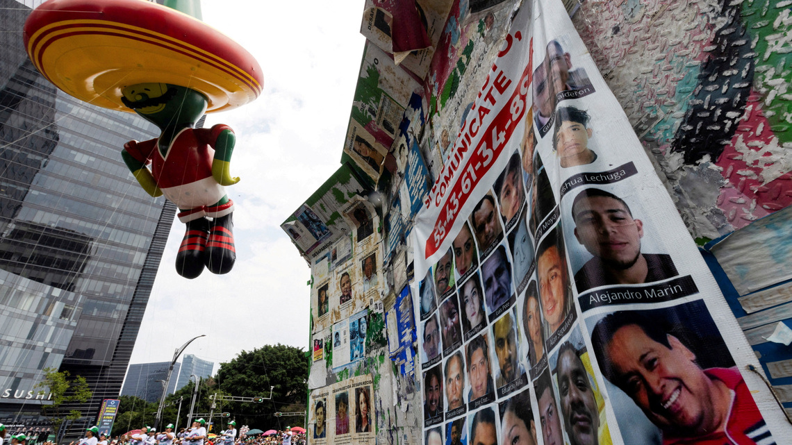 Soccer-Mexicans balance World Cup joy with worries over domestic issues 
