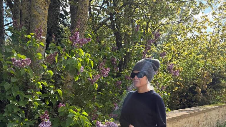 Pamela Anderson Offers Glimpse of Expansive Backyard Garden 