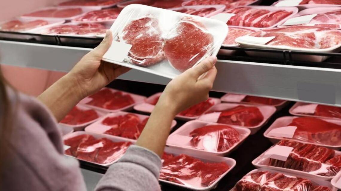 Flyswatter on food wrap, cockroaches, meat on floor & more at Wichita restaurants