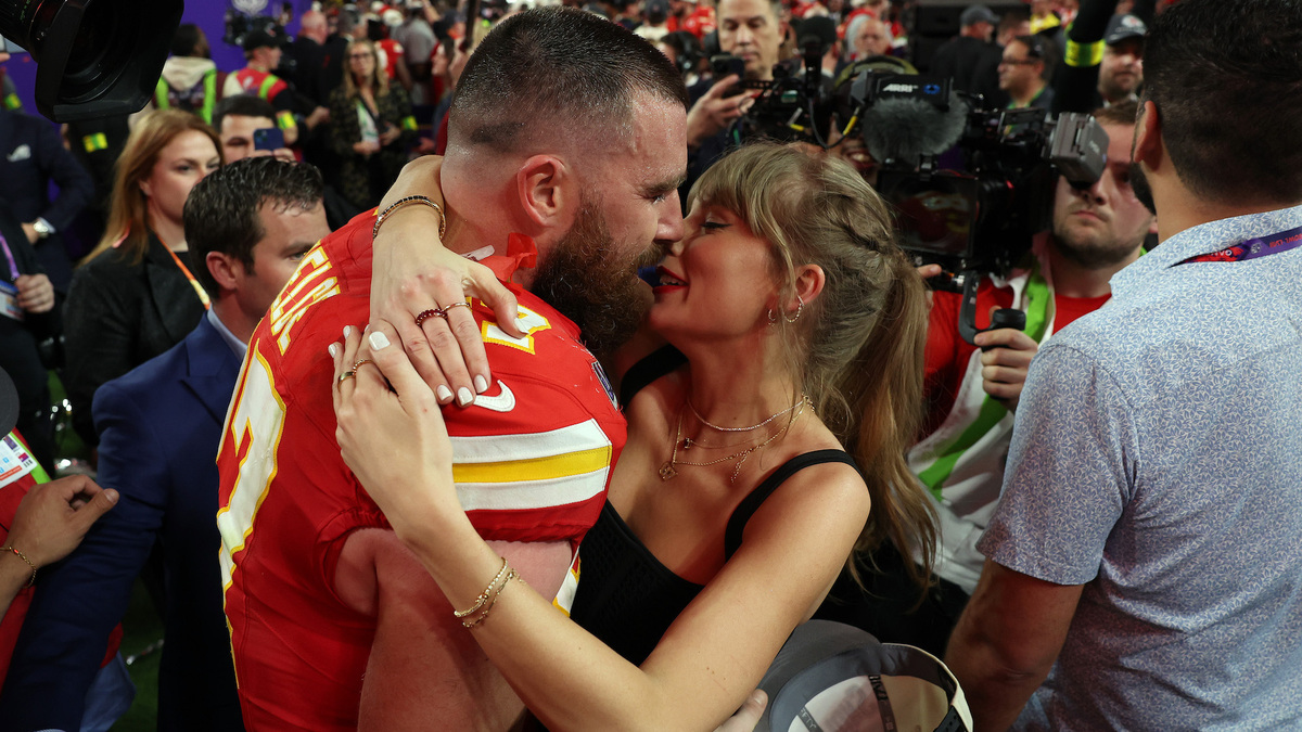 What Was Taylor Swift and Travis Kelce's Wedding Like? Stars Detail Ceremony