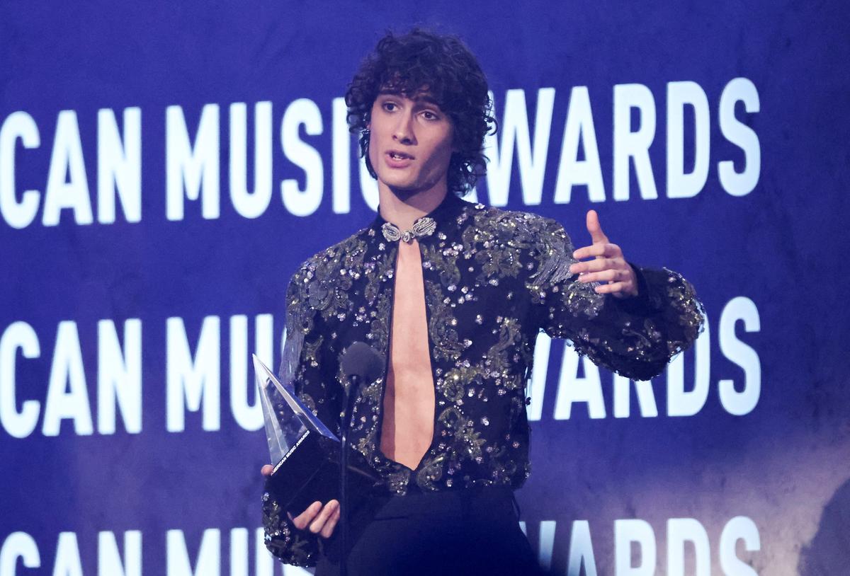 SOMBR wins the award for Best Rock/Alternative Song for "back to friends" during the 2026 American Music Awards, in Las Vegas, Nevada, U.S., May 25, 2026. REUTERS/Mario Anzuoni