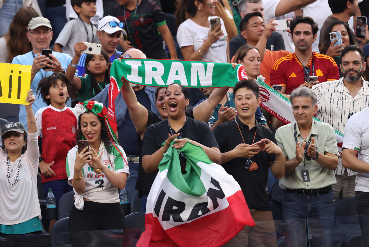 Soccer Football - FIFA World Cup 2026 - Group G - Iran v New Zealand - Los Angeles Stadium, Inglewood, California, U.S. - June 15, 2026 Iran fans celebrate after Ramin Rezaeian scores their first goal IMAGN IMAGES via Reuters/Kiyoshi Mio
