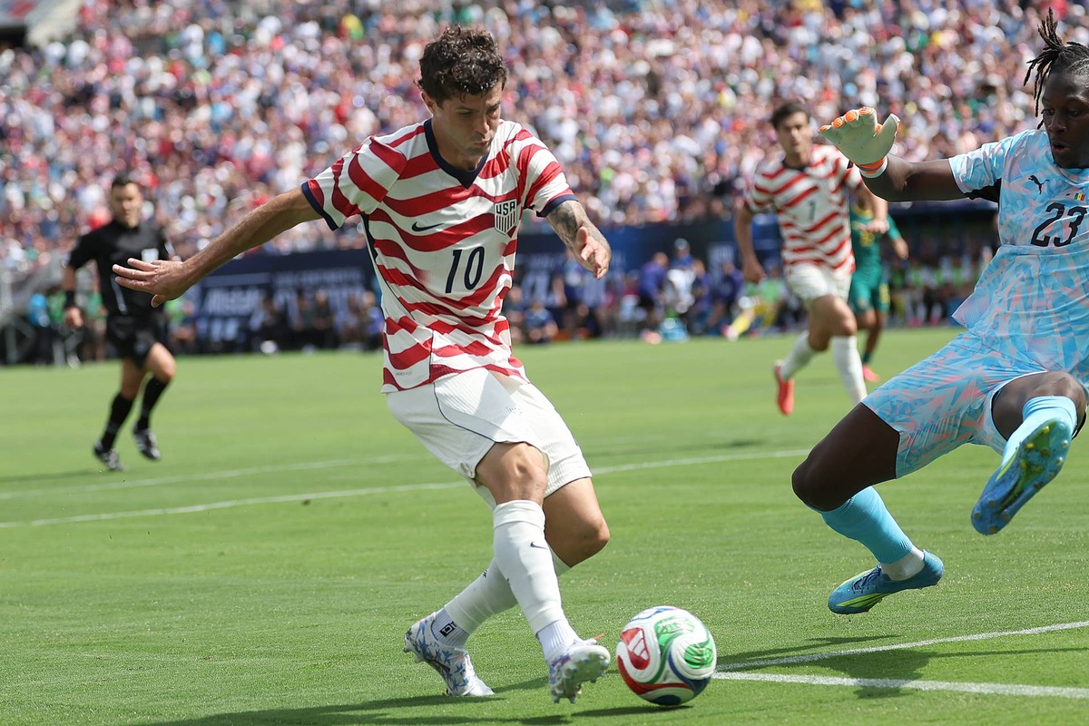  United States Men's National Soccer Team forward Christian Pulisic (10) kicks the ball past Senegal Men's Soccer Team goalkeeper Mory Diaw (23) to score a goal in the first half during a FIFA soccer match between Senegal and the USA on May 31, 2026, at Bank of America Stadium in Charlotte, N.C. (Photo by John Byrum/Icon Sportswire via Getty Images) Photo by John Byrum/Icon Sportswire via Getty Images
