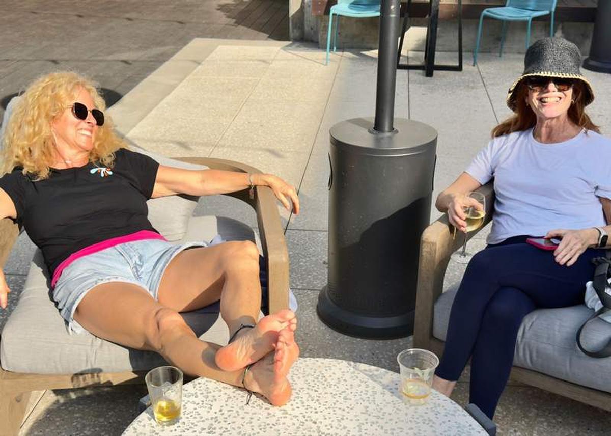 Happy hour is happy at Kimpton Shorebreak. Photo credit: Kim Orlando 