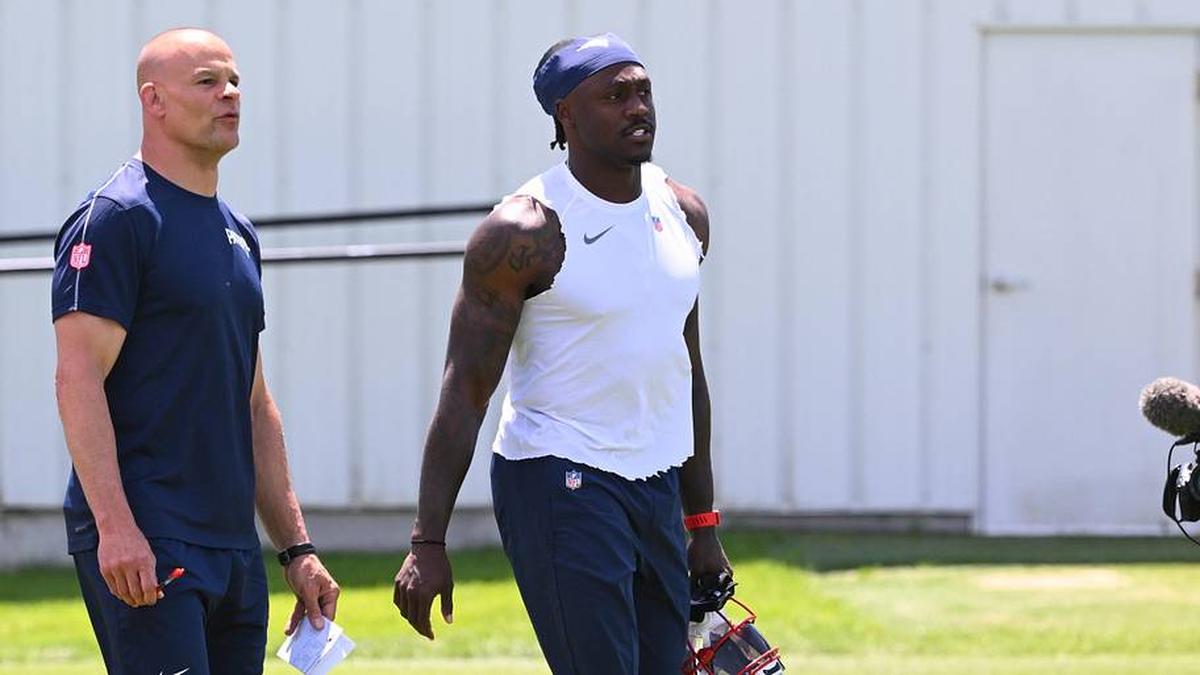  Jun 2, 2026; Foxborough, MA, USA; New England Patriots wide receiver A.J. Brown (1) arrives at the practice field for the team's OTA at Gillette Stadium. Mandatory Credit: Eric Canha-Imagn Images | Eric Canha-Imagn Images 