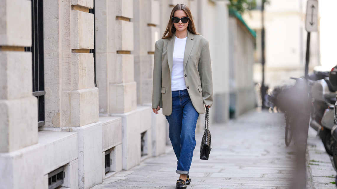 I'm 5'3" - These 13 Dark-Wash Jeans Make My Legs Look Longer 
