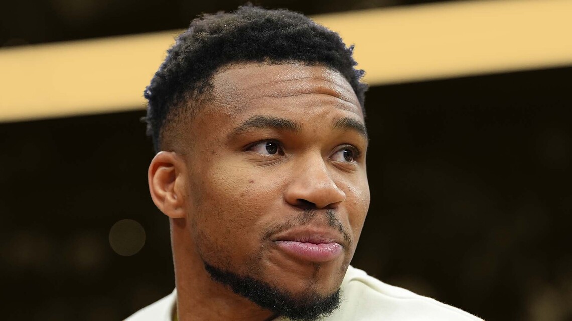 "First of all, don't touch me. Security!" - Giannis Antetokounmpo got upset after a rich kid wanted to move him out of his seat during dinner in Miami 