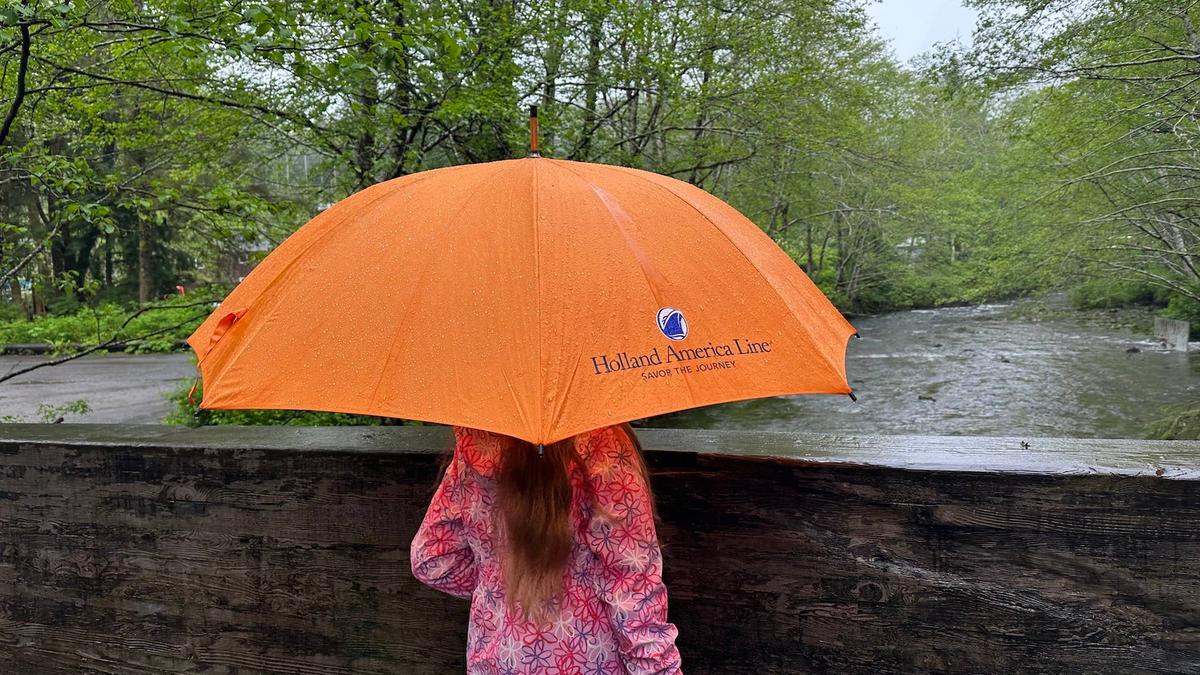  Thoughtful amenities like umbrellas make it easy to savor the journey on a cruise with Holland America Line. 
