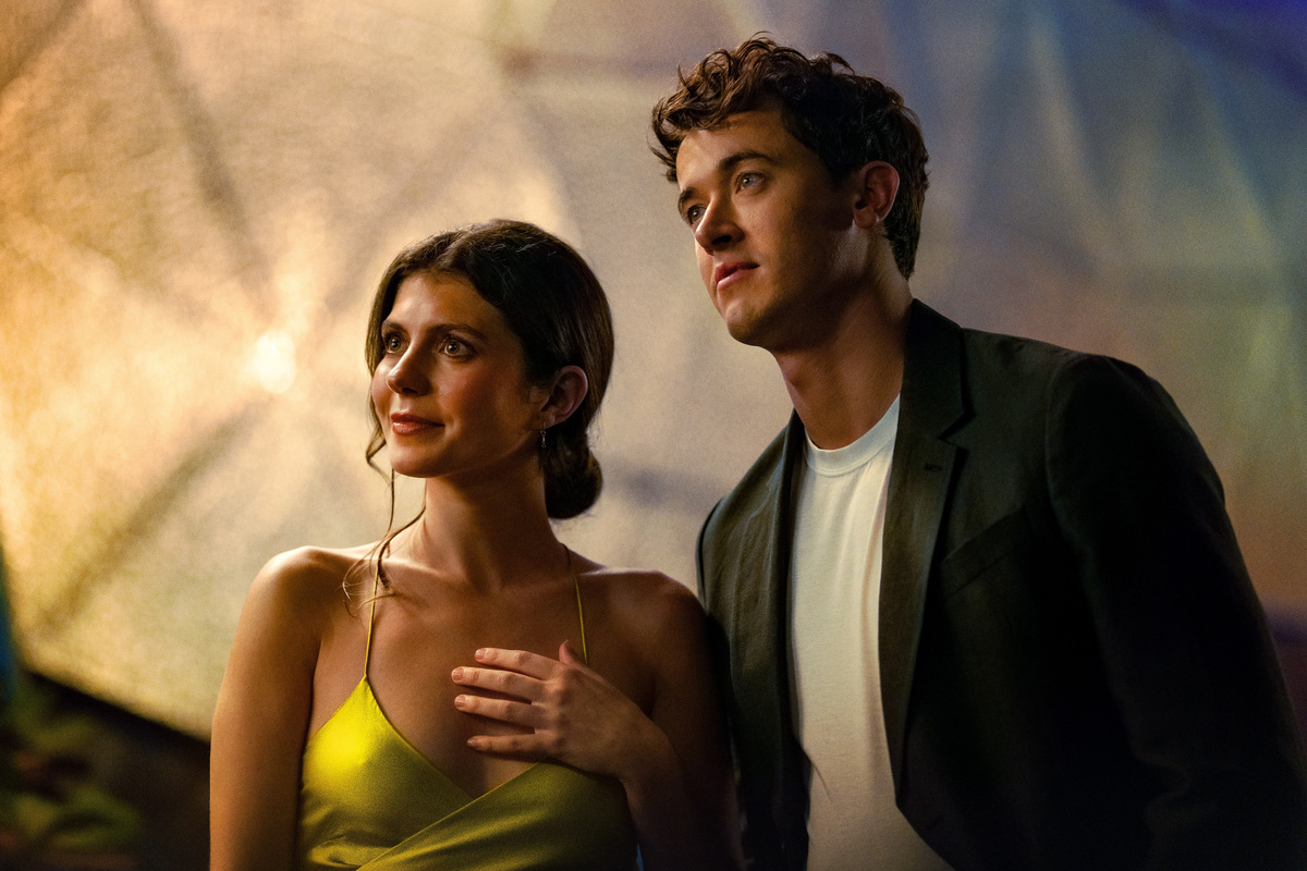 Emily Bader as stars Poppy opposite Tom Blyth as Alex in Netflix's "People We Meet on Vacation."