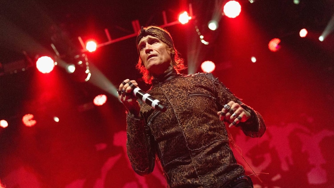 Beloved ‘90s Rock Band Involved in Fatal Tour Bus Crash 