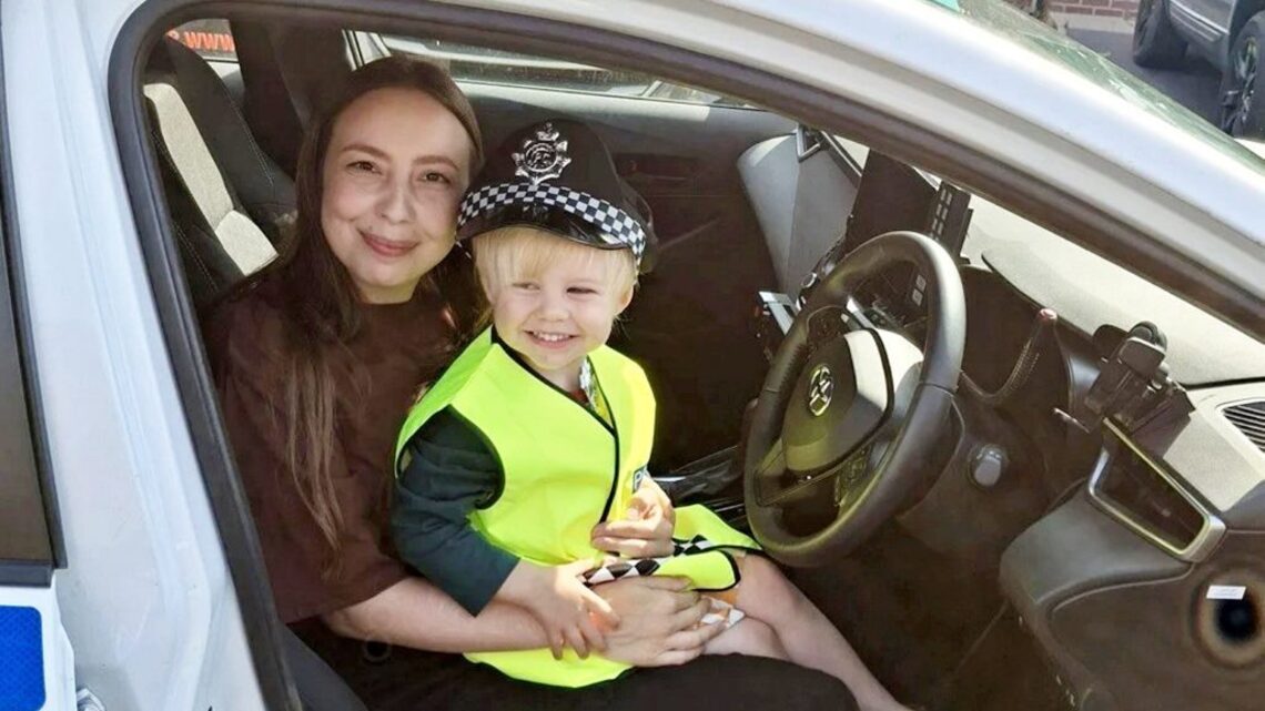 ‘Police-obsessed' 3-year-old calls cops to save mom