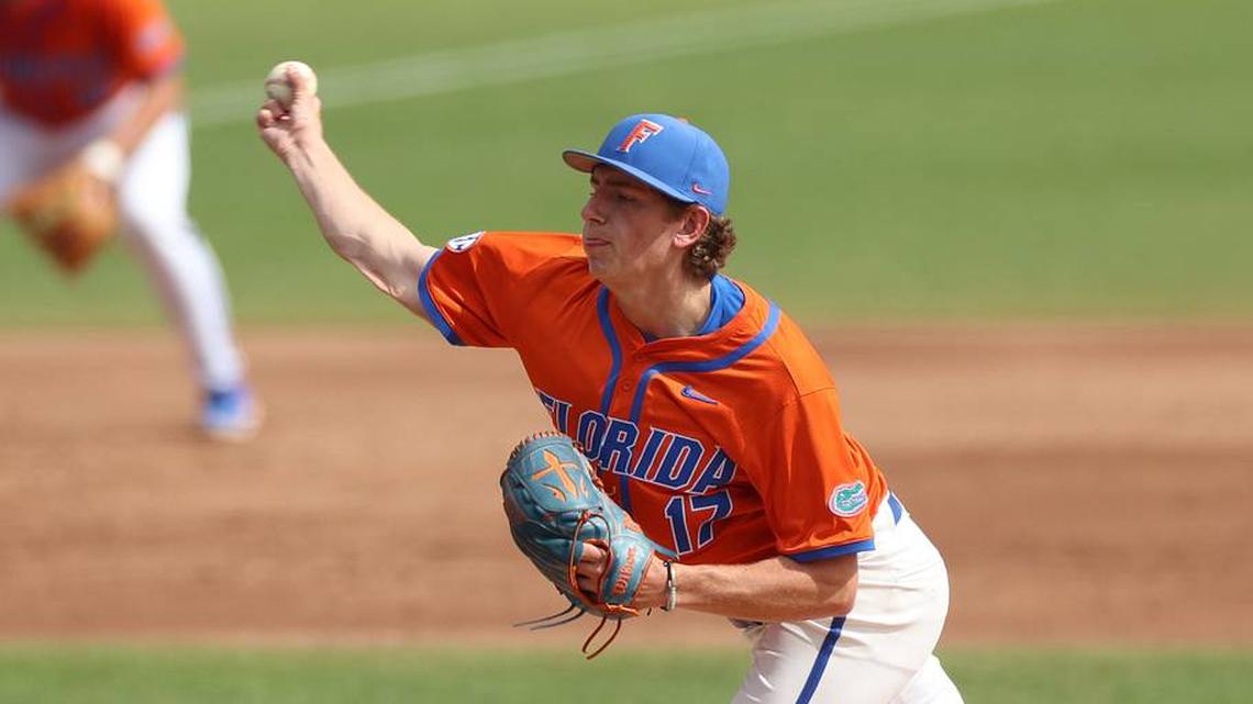 Florida HC Kevin O'Sullivan Gives Injury Update on Gators P Russell Sandefer