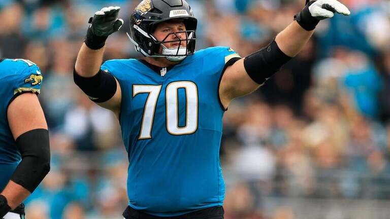 Report: Jaguars LT Cole Van Lanen cleared to return 