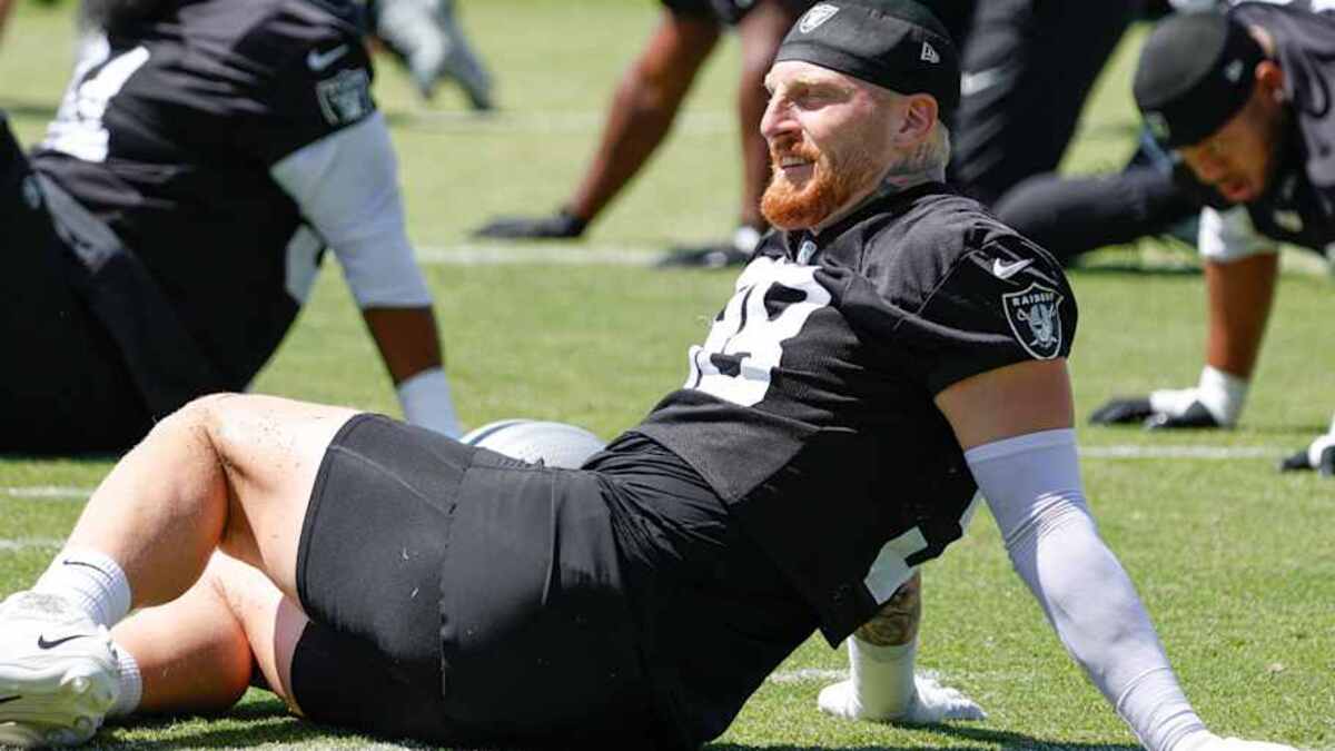  Las Vegas Raiders superstar DE Maxx Crosby 
