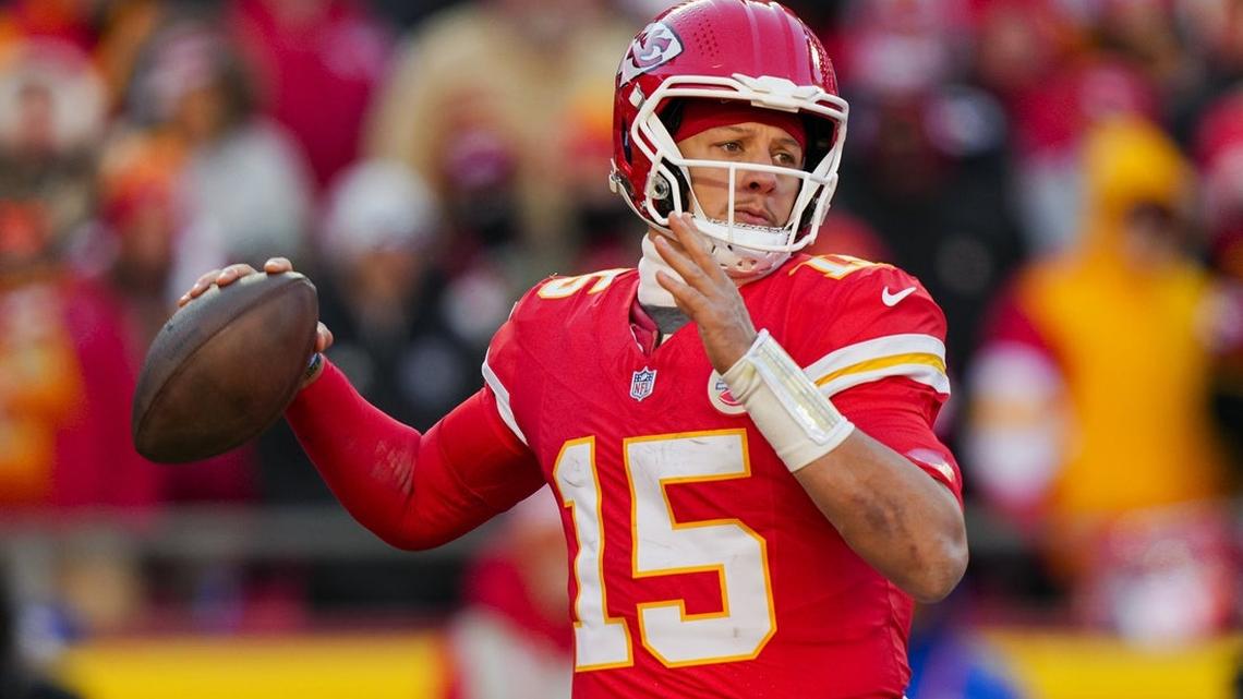 Chiefs QB Patrick Mahomes posts video of recovery progress