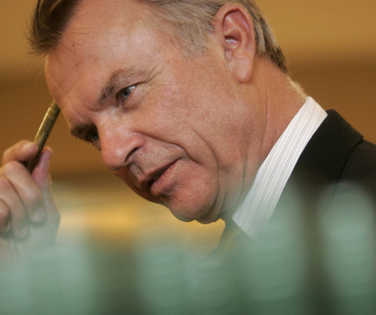 FILE PHOTO: New Zealand actor Sam Neill speaks during a promotional event in Hong Kong, China, January 30, 2007.    REUTERS/Paul Yeung/File Photo