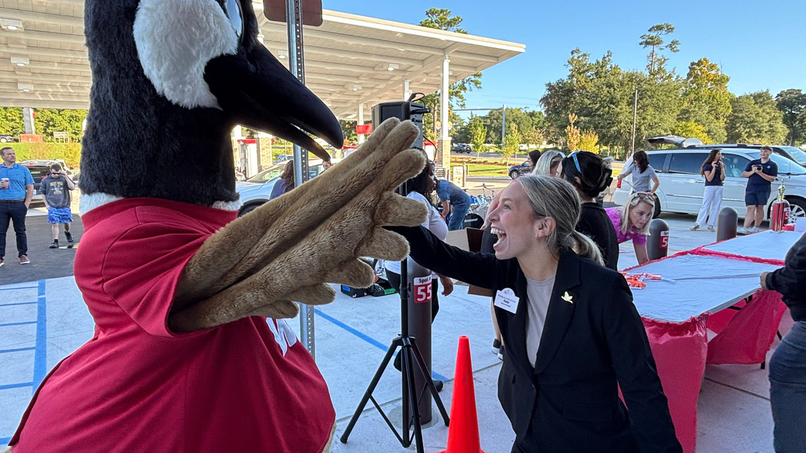Wilmington's third Wawa celebrates opening in style