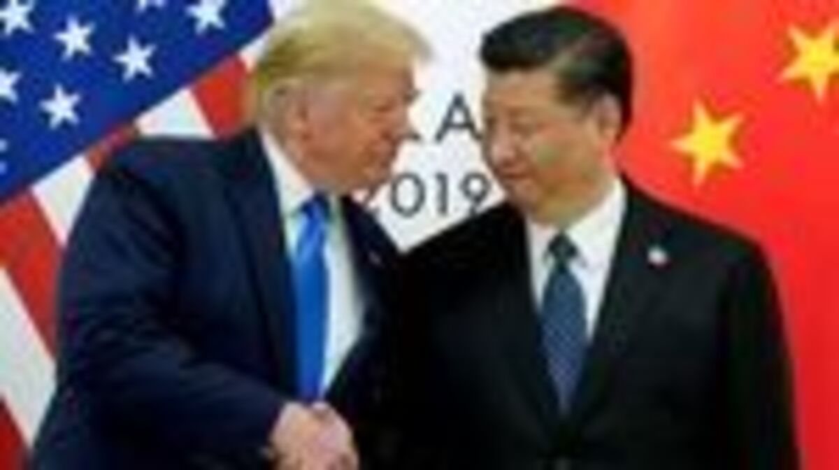 FILE PHOTO: FILE PHOTO: U.S. President Donald Trump meets with China's President Xi Jinping at the start of their bilateral meeting at the G20 leaders summit in Osaka, Japan, June 29, 2019. REUTERS/Kevin Lamarque/File Photo/File Photo
