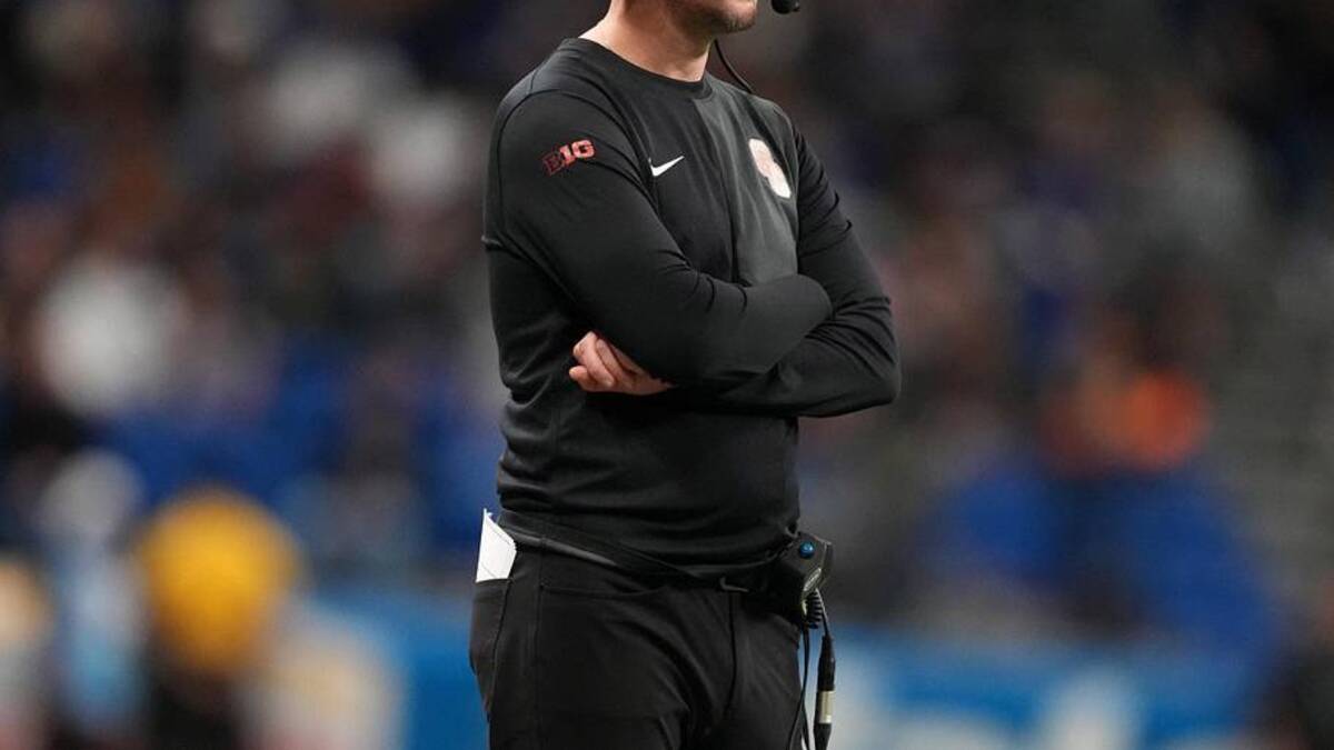  Dec 30, 2025; San Antonio, TX, USA; Southern California Trojans head coach Lincoln Riley watches from the sidelines against the TCU Horned Frogs in the first half during the Alamo Bowl at Alamodome. Mandatory Credit: Kirby Lee-Imagn Images | Kirby Lee-Imagn Images 