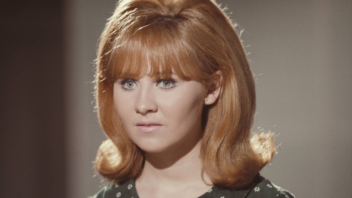 '60s Music Icon, Who Kept Her Alcoholism Secret, Says She 'Lived in Terror of Not Being Perfect' 