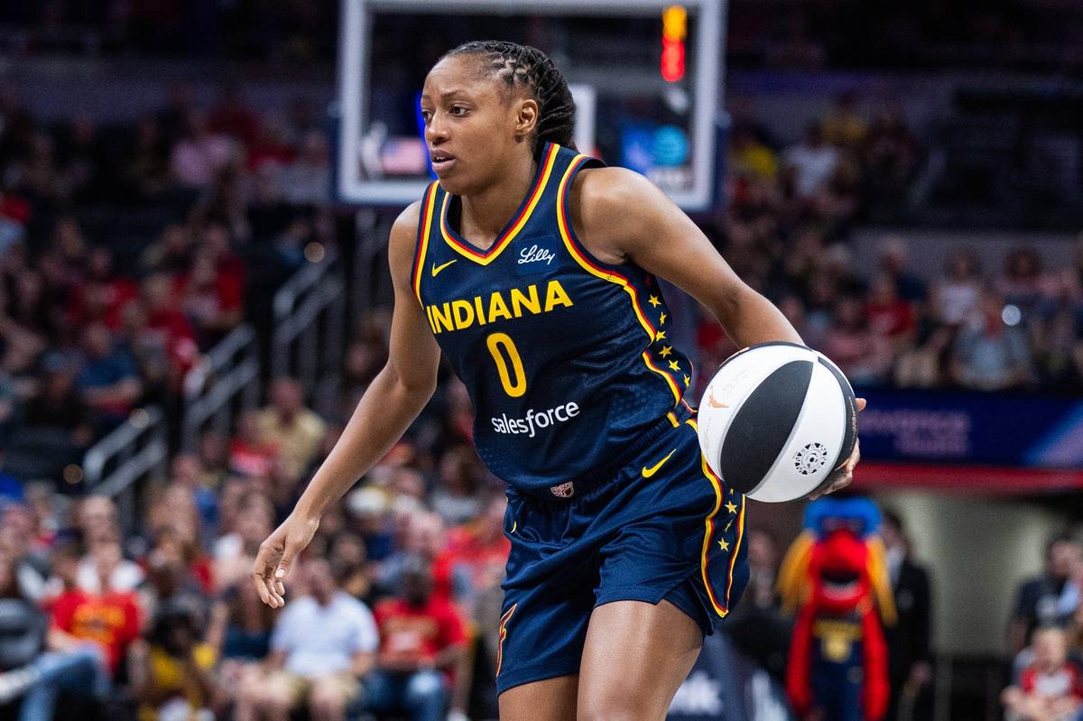  Indiana Fever guard Kelsey Mitchell Trevor Ruszkowski-Imagn Images