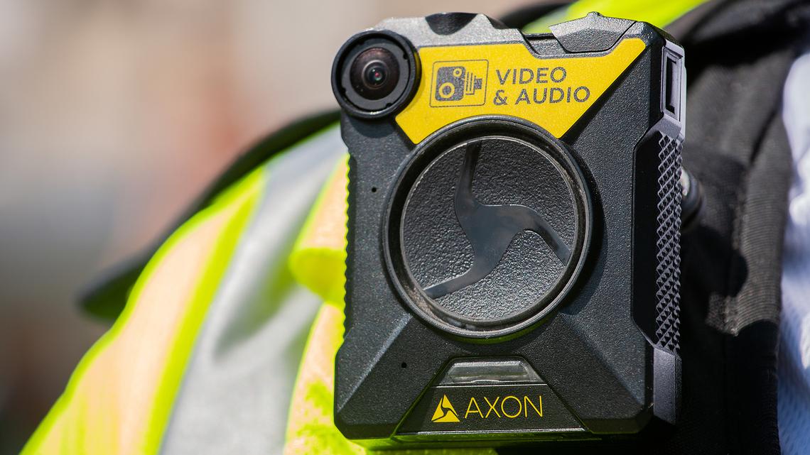 Some Tijuana police officers begin wearing body cameras, with a focus on tourist areas 