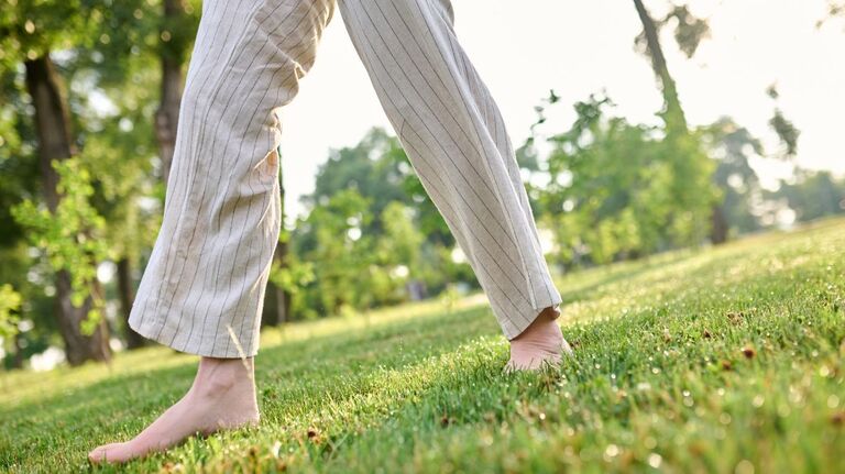 What Is 8-Shape Walking? The Meditative Stroll That Boosts Fat Burn