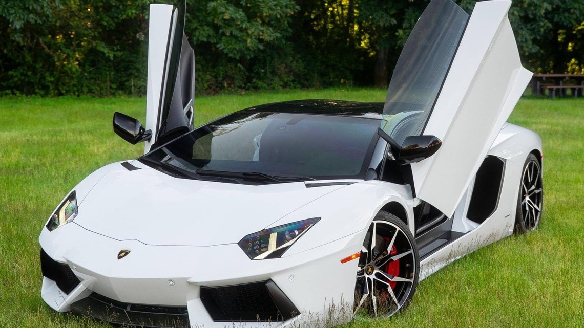 2015 Lamborghini Aventador LP700-4 For Sale With 18,900 Miles