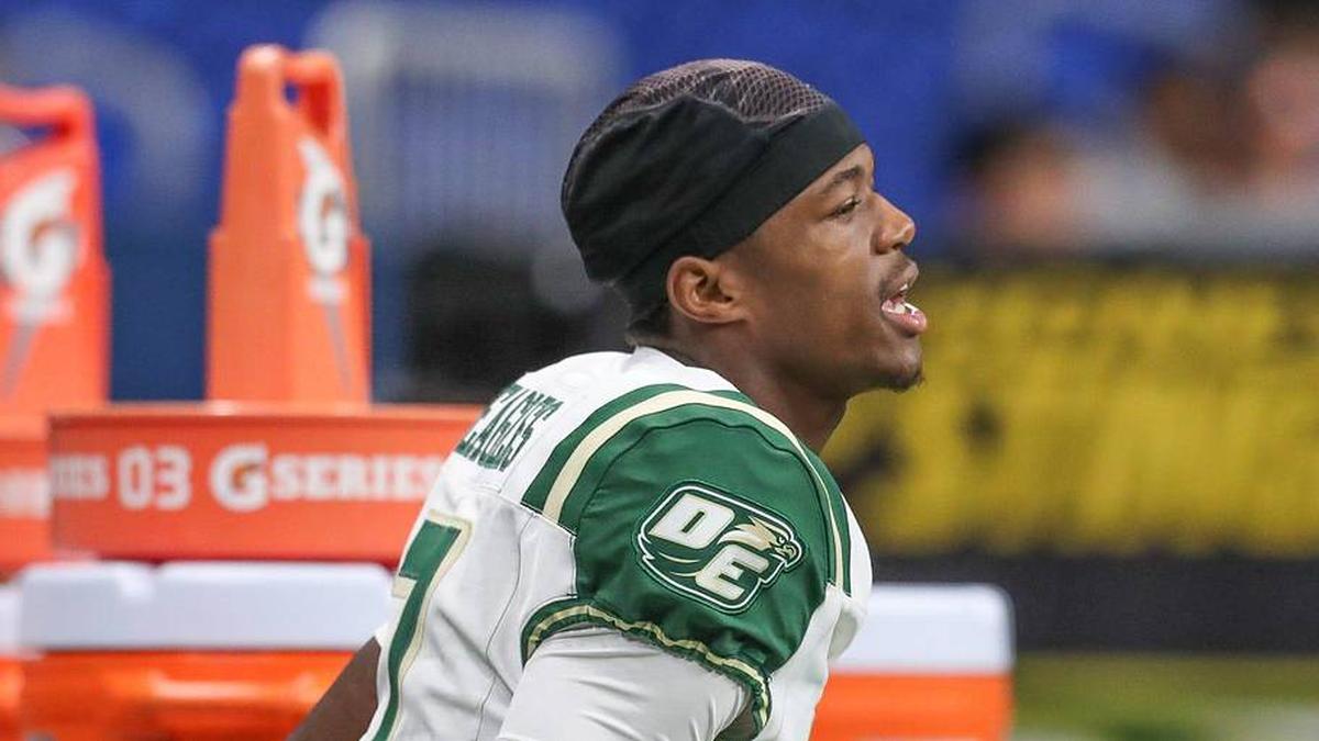  DeSoto's Ethan Feaster warms up after halftime during Friday's game at the Alamodome on Sept. 13, 2024, in San Antonio, Texas. | Angela Piazza/Caller-Times / USA TODAY NETWORK via Imagn Images 
