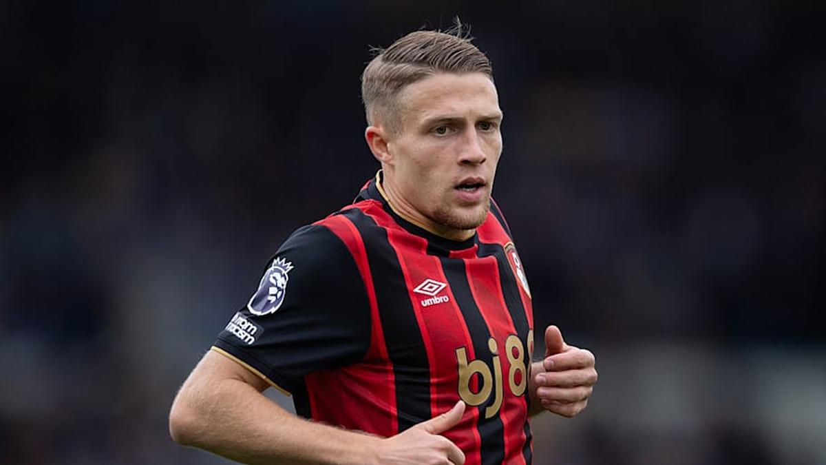  Adrien Truffert could follow Iraola to Old Trafford. | Visionhaus/Getty Images 