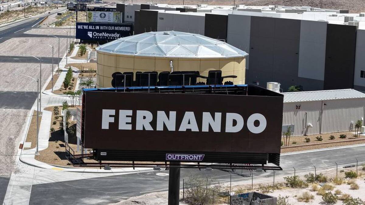  Jun 9, 2026; Las Vegas, NV, USA; A billboard with the name Fernando to honor Las Vegas Raiders quarterback Fernando Mendoza along the Interstate 15. Mandatory Credit: Kirby Lee-Imagn Images | Kirby Lee-Imagn Images 