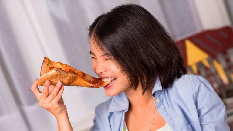 6 Easy Ways to Prevent Heart Disease (Hint: Eating Pizza Is 1 of Them)