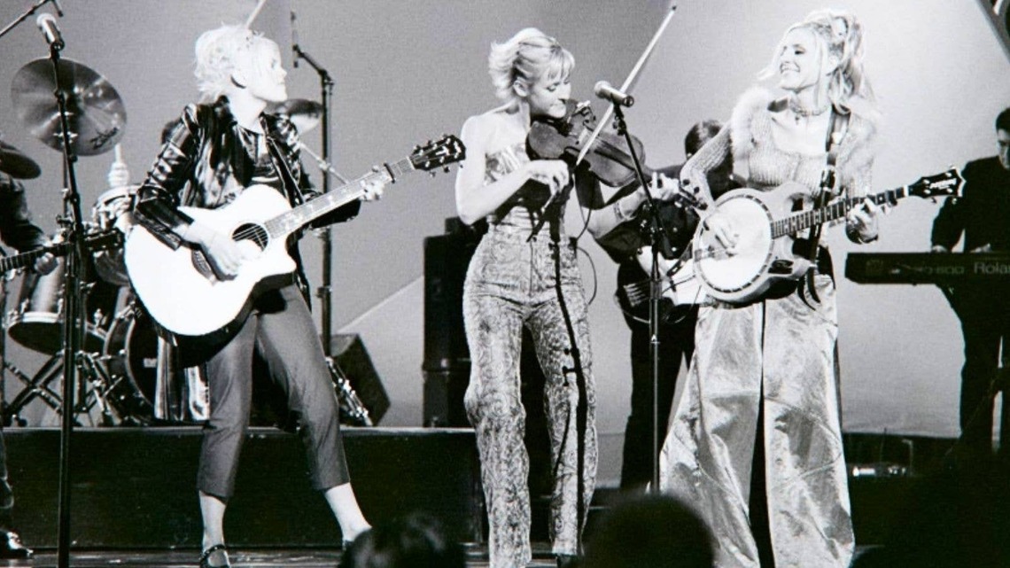 1998 No. 1 Country-Rock Hit, Written by Selby and Sillers, Gets New Life in Nostalgic Summer Song 