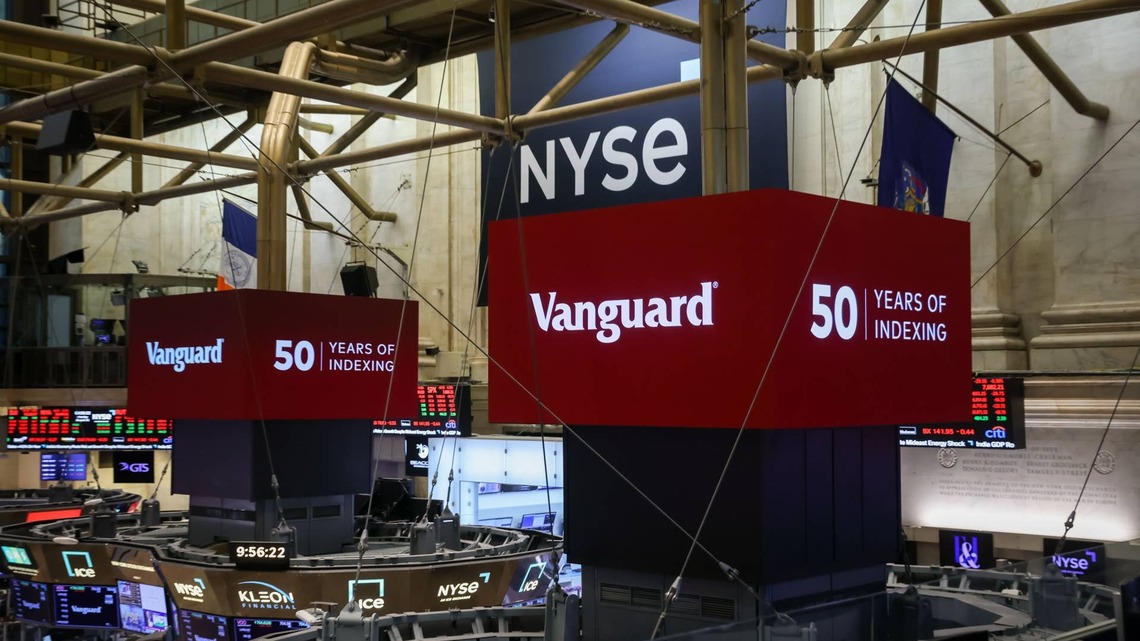 Vanguard highlights a consistent $100 investment strategy