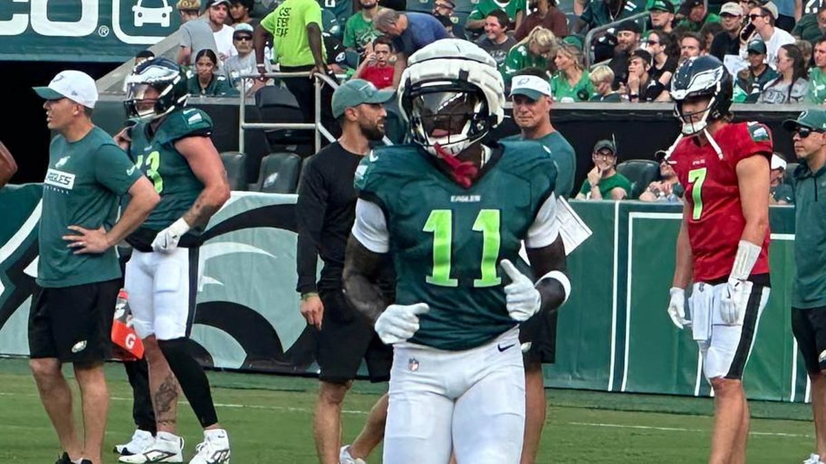  Eagles WR A.J. Brown at open practice. | John McMullen/Eagles on SI 