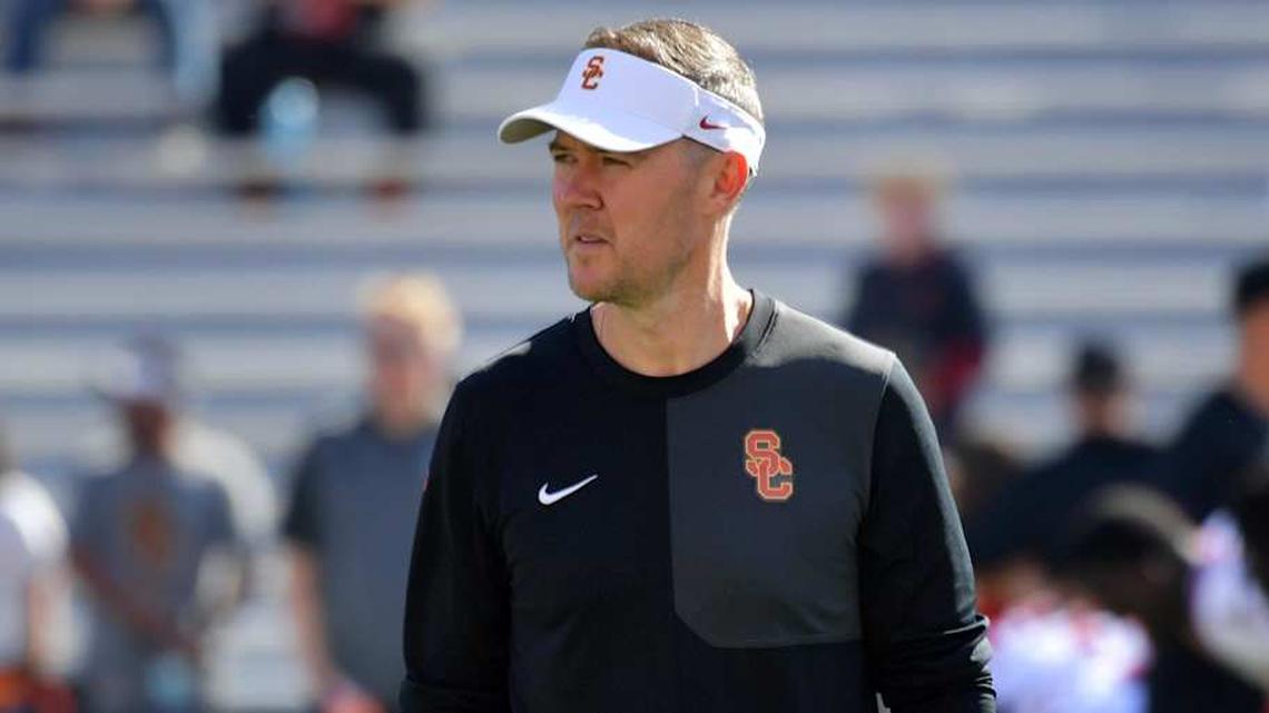  Sep 27, 2025; Champaign, Illinois, USA; Southern California Trojans head coach Lincoln Riley before an NCAA football game with the Illinois Fighting Illini at Memorial Stadium. Mandatory Credit: Ron Johnson-Imagn Images | Ron Johnson-Imagn Images 