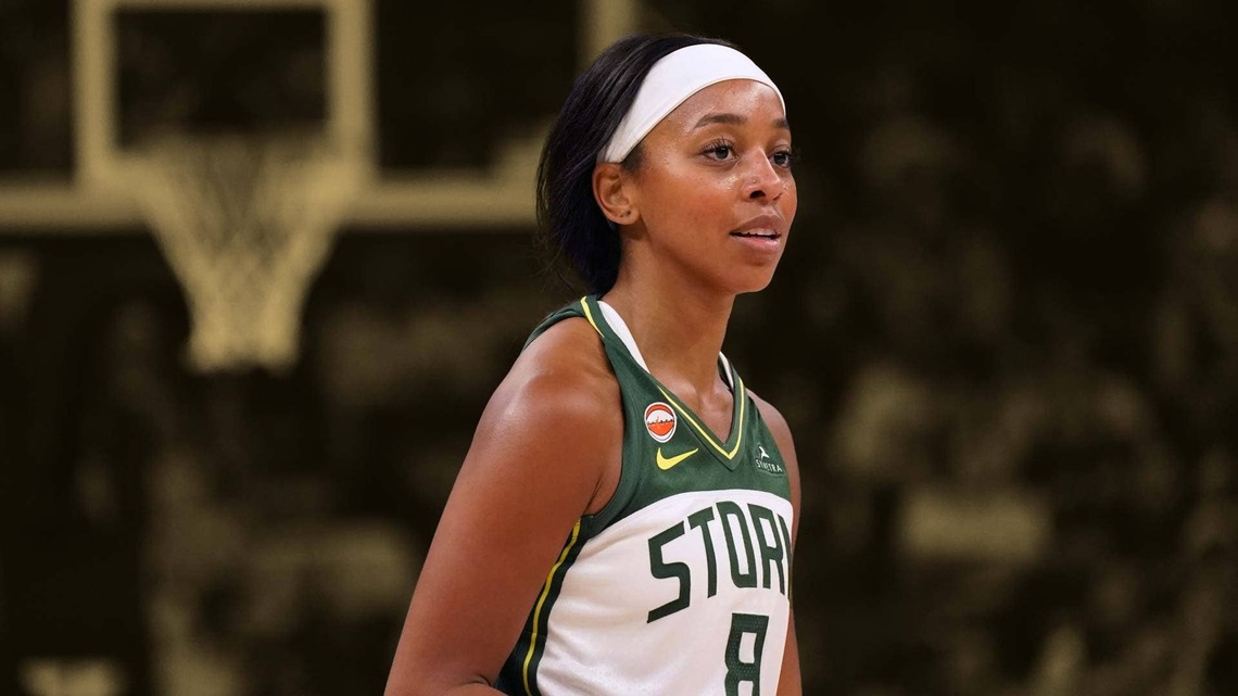 "It's like very derogatory" - Ex-WNBA champion on men calling women "females" 