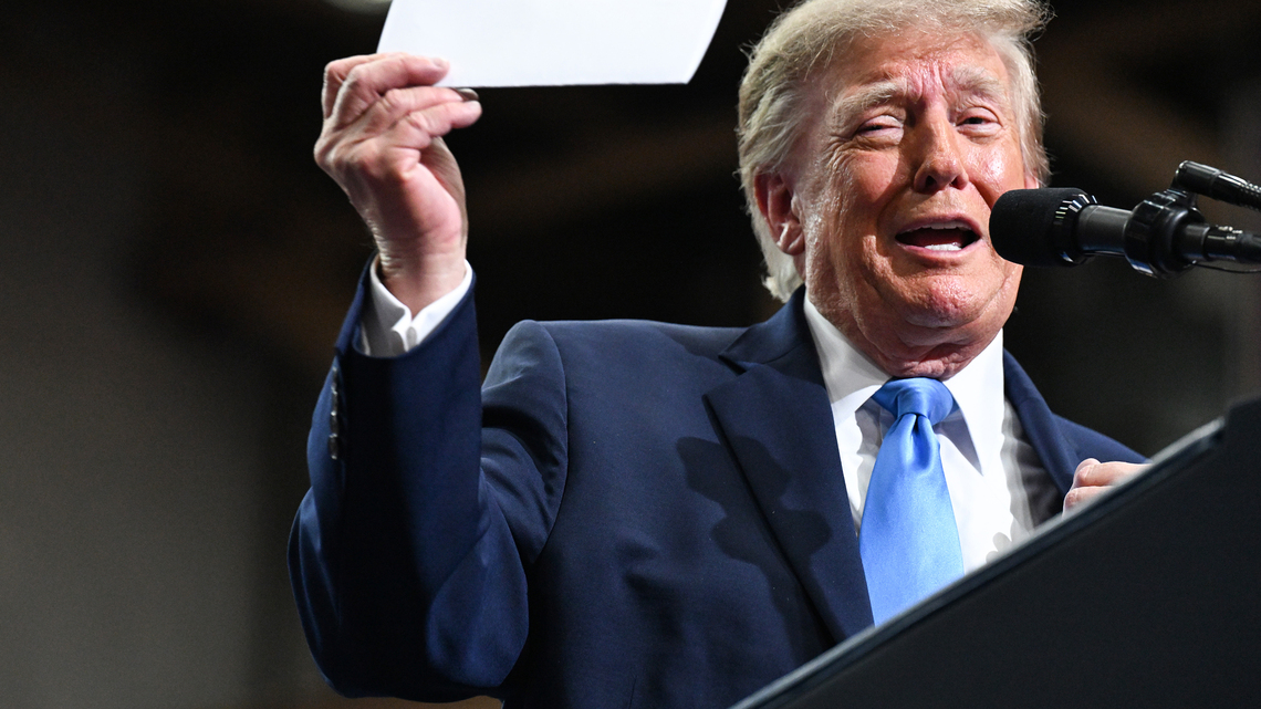 Trump pitches company investment to Ohio voters at midterm rally 
