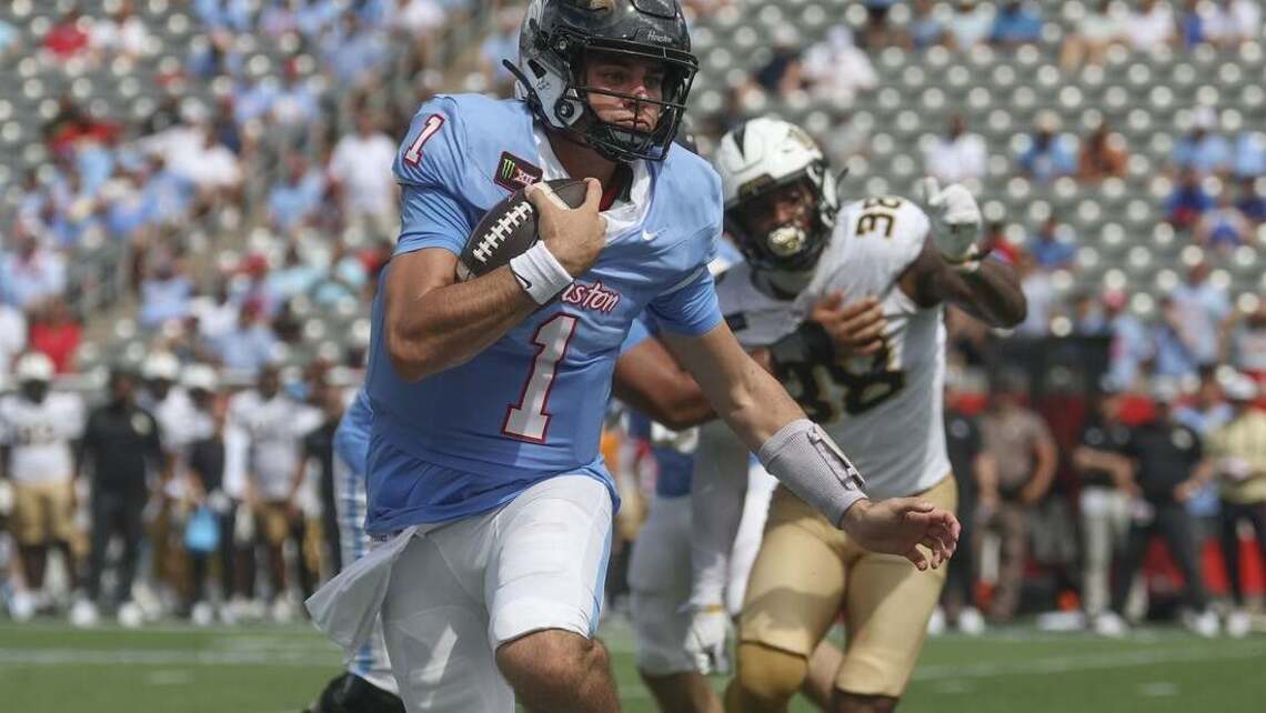 Down 17, No. 20 Houston storms back to avoid upset by UCF