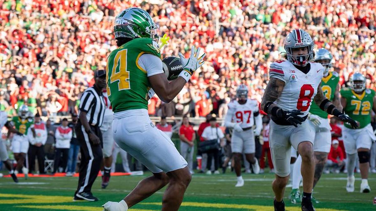  Oregon wide receiver Justius Lowe. | Ben Lonergan/The Register-Guard / USA TODAY NETWORK via Imagn Images 