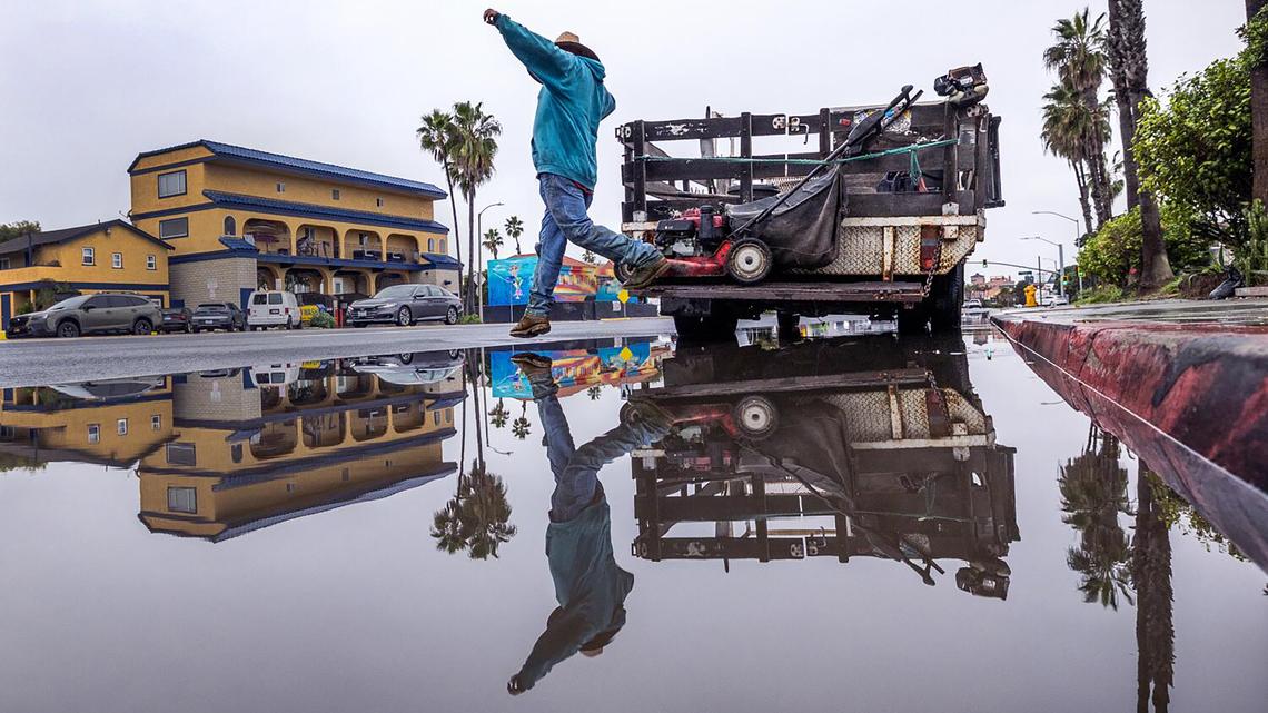 Fast-moving storm floods SoCal freeways, triggers flash flood warning in burn scar 