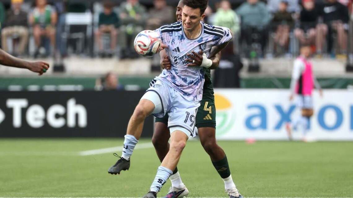 Earthquakes sign F Preston Judd to extension