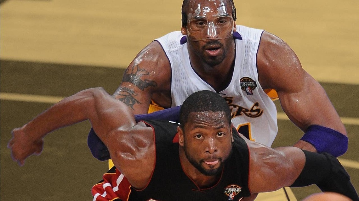 "He's like a real, real superstar, a real team player" - Shaquille O'Neal's shot at Kobe Bryant when asked if Dwyane Wade could score 62 points in three quarters 