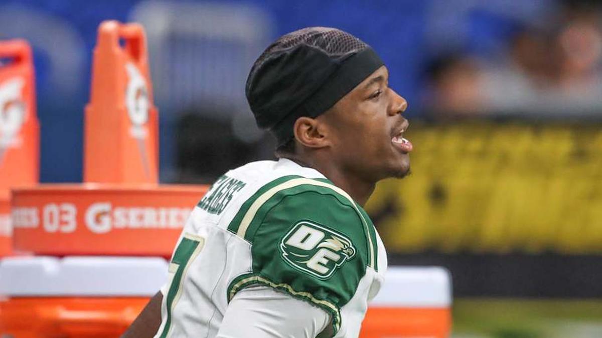  DeSoto's Ethan Feaster warms up after halftime during Friday's game at the Alamodome on Sept. 13, 2024, in San Antonio, Texas. | Angela Piazza/Caller-Times / USA TODAY NETWORK via Imagn Images 