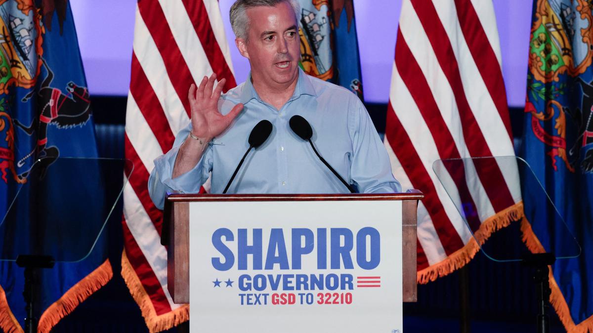 Bob Harvie, Candidate for Pennsylvania's 1st Congressional District, addresses supporters at a midterm primary election night rally in Warminster, Pennsylvania, U.S., May 19, 2026. REUTERS/Hannah Beier