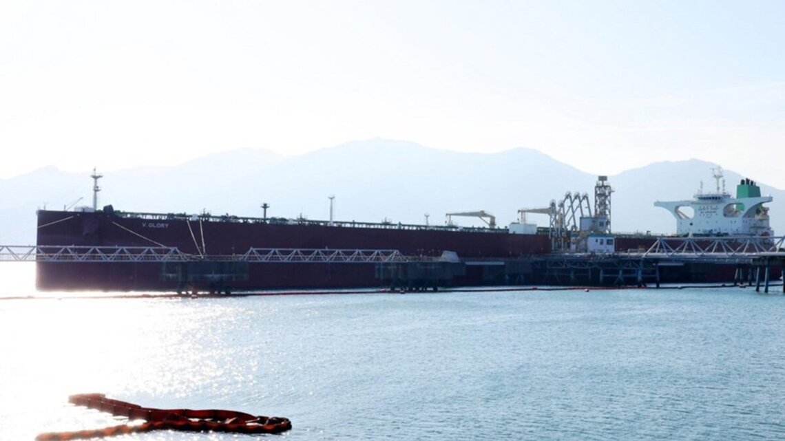 Oil prices jump back above $100 per barrel 