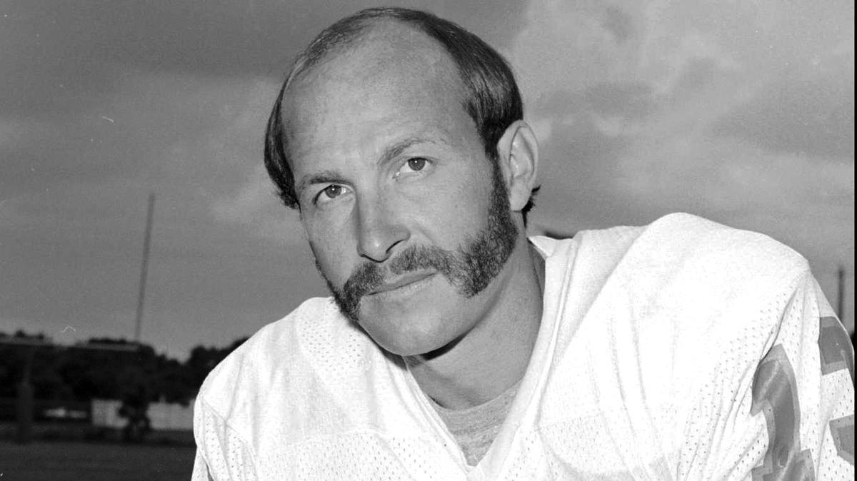 Dolphins opened ’72 season with a dominating 20-10 victory against the Chiefs