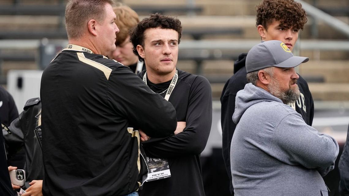 QB R.J. Day, son of Ohio St, coach, commits to Northwestern 
